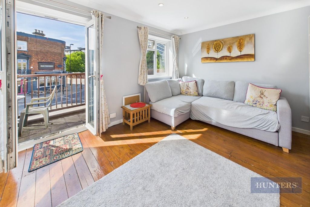 Property photo 2 of 20 Cam05152G0-Pr0155-Still025.Jpg