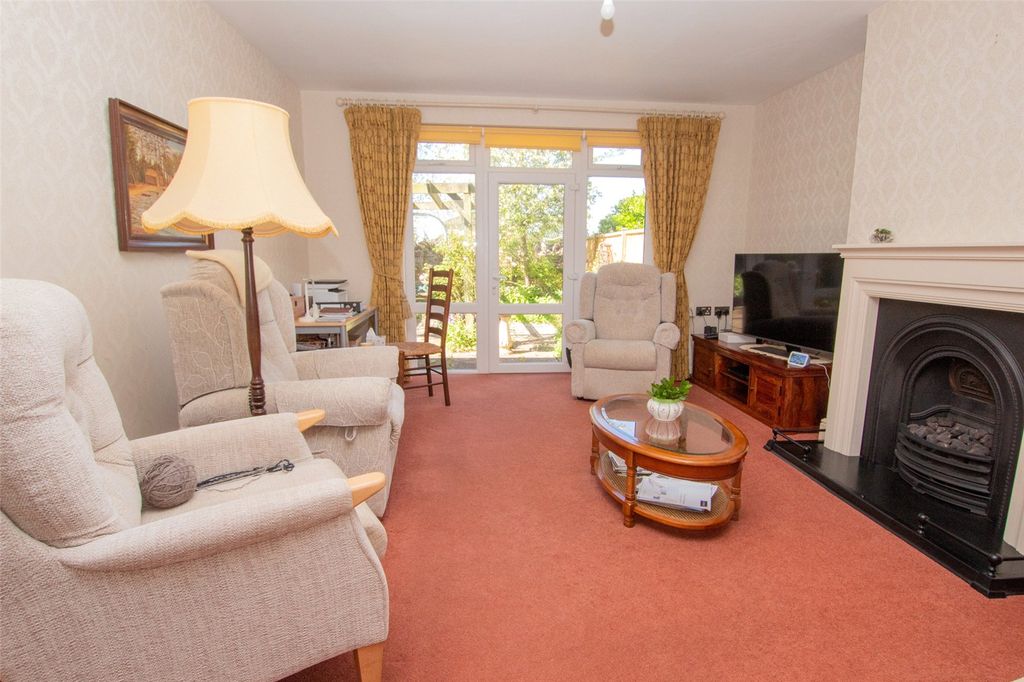 Property photo 3 of 14 Picture No. 10