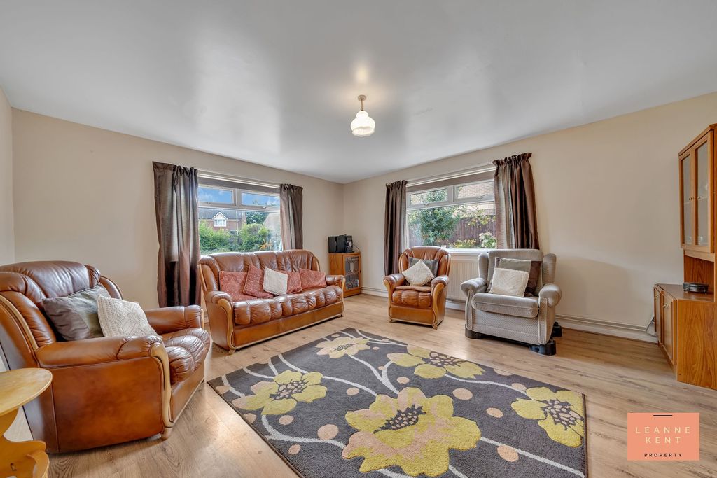 Property photo 2 of 37