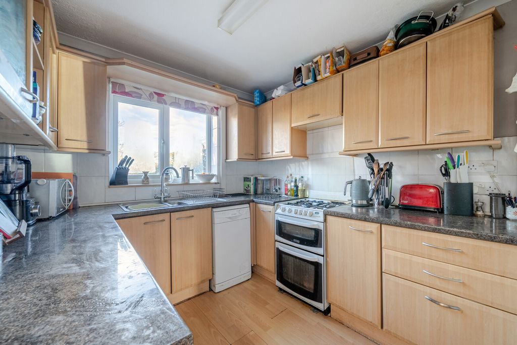 Property photo 2 of 15 Kitchen