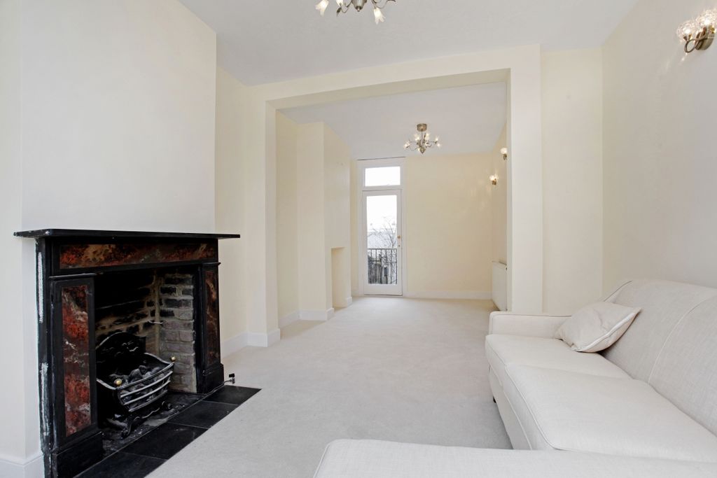 Property photo 2 of 16 41 Blissett Stree...