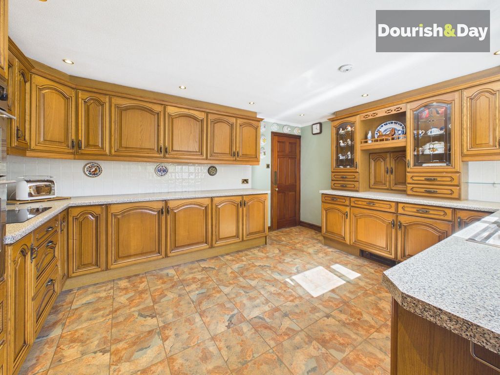 Property photo 2 of 38