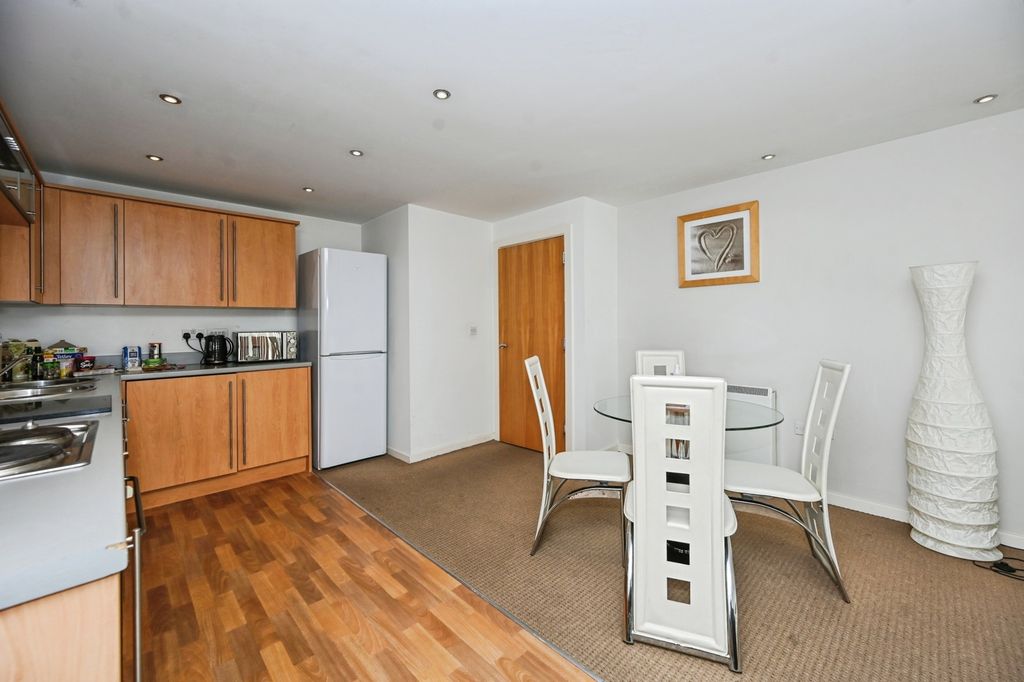 Property photo 2 of 14 Pbox-Img.Jpg
