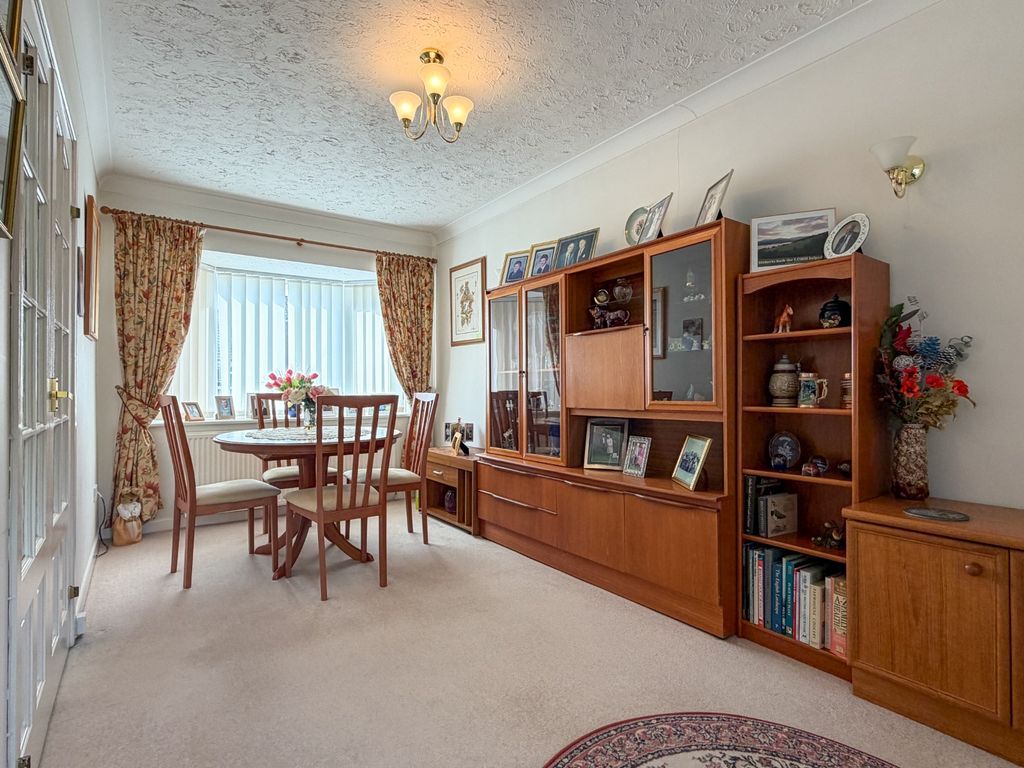Property photo 3 of 13 5155979