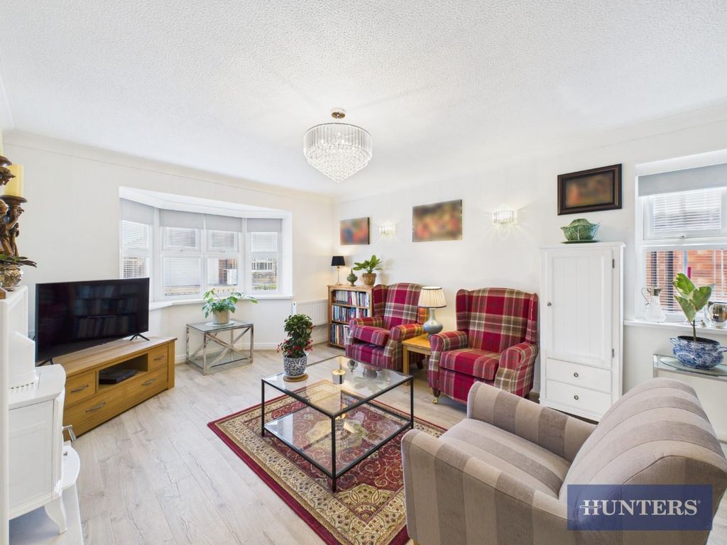 Property photo 2 of 18 Living Room