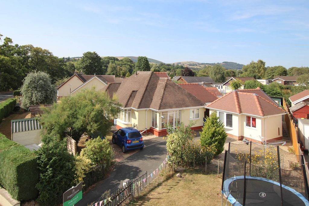 Property photo 1 of 63