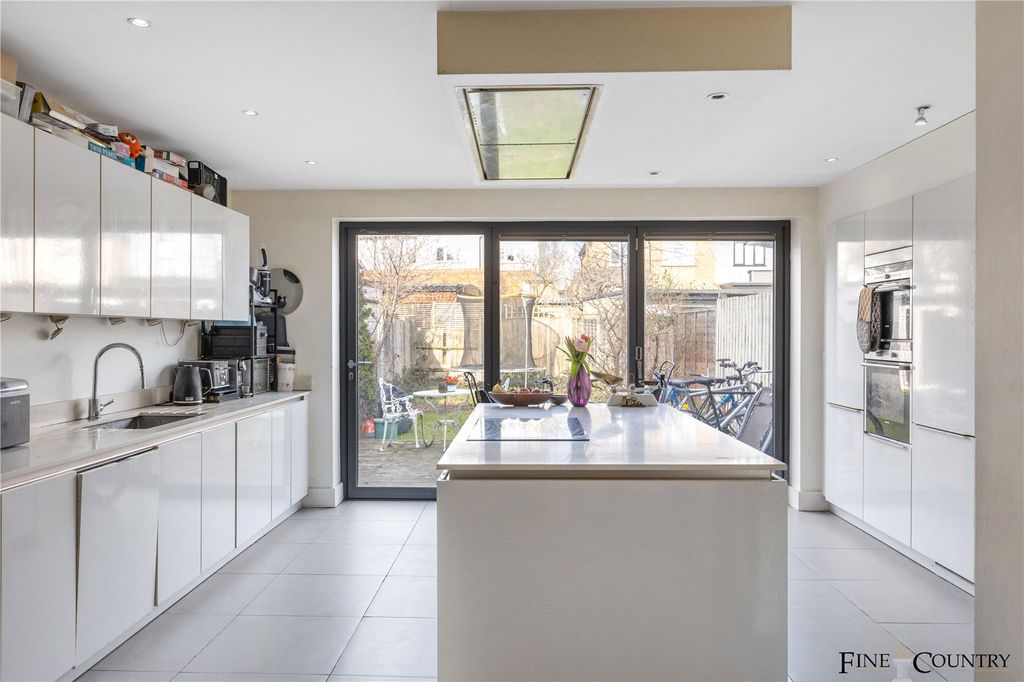 Property photo 1 of 14 Picture No. 08