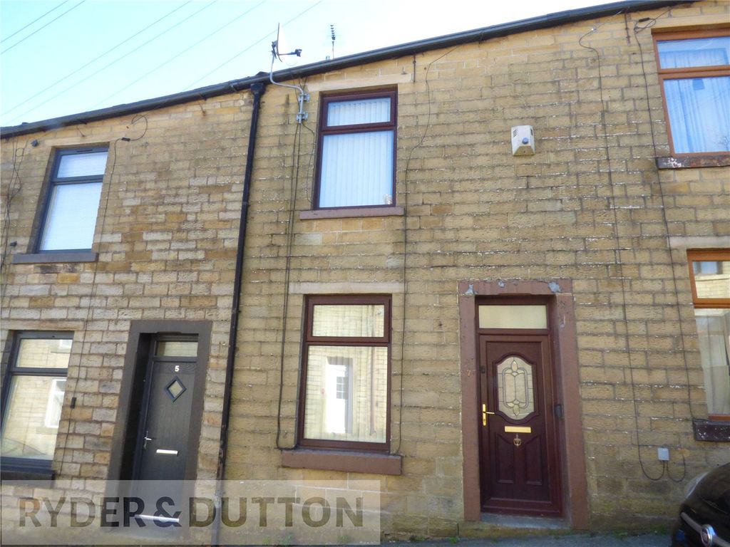 Property photo 1 of 17 Front