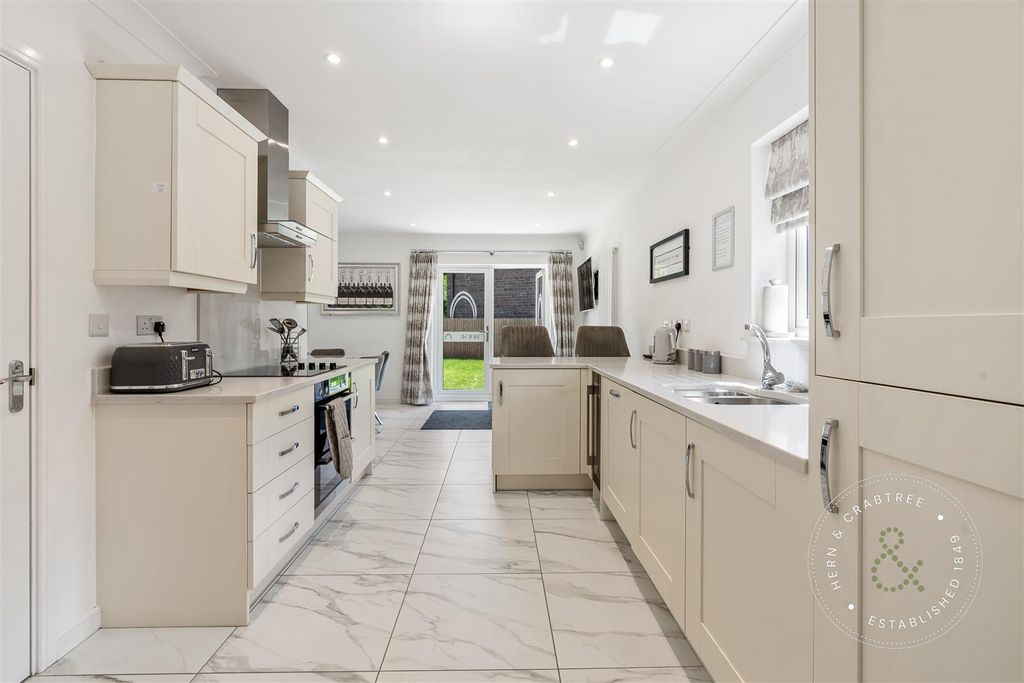Property photo 3 of 40 Llys Illtern, Capel Llanilltern, Hern Crabtree (12