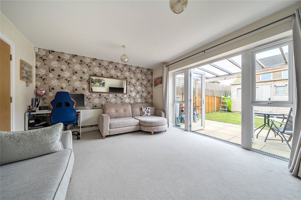 Property photo 2 of 23 Picture No. 16