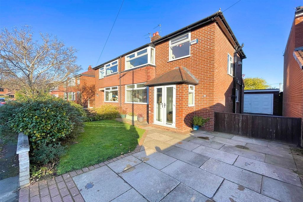 Property photo 1 of 25 (Main)