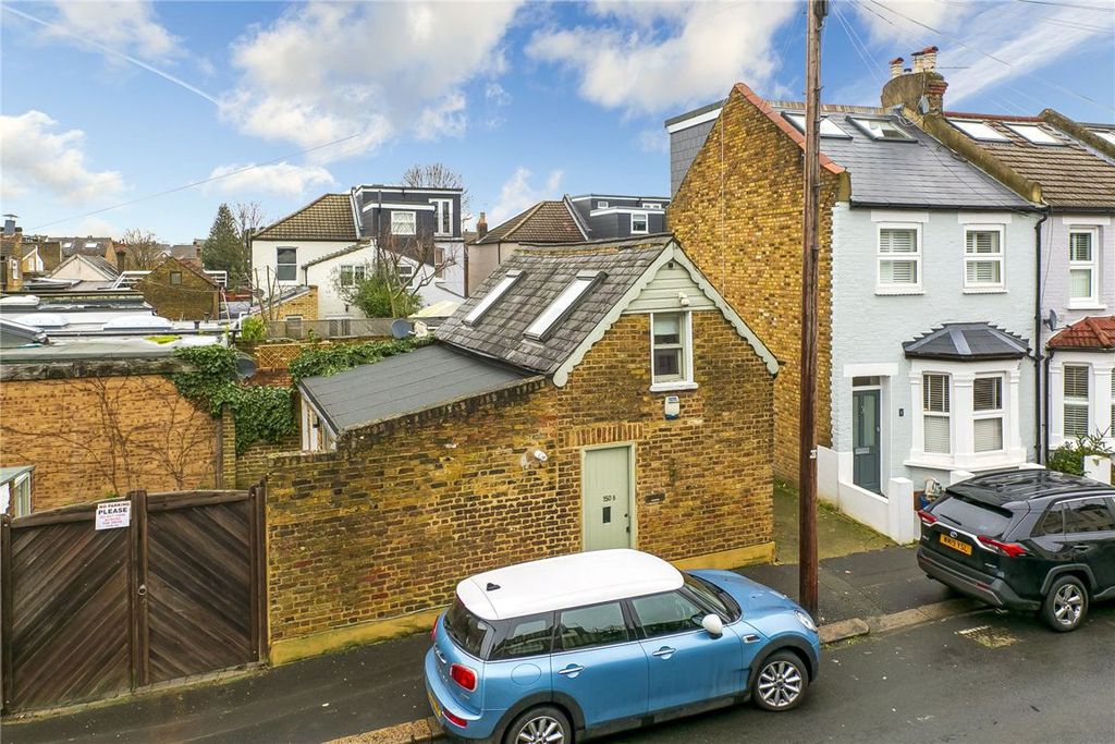 Property photo 1 of 6