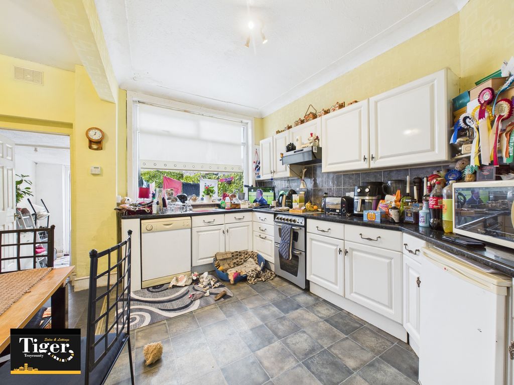 Property photo 3 of 14 Cam03440G0-Pr0450-Still007