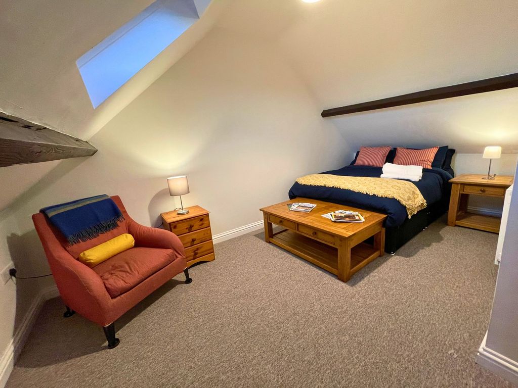 Property photo 3 of 9 Bedroom 1