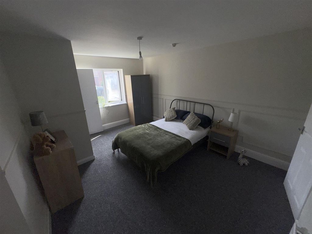 Property photo 3 of 10 Eri5H9Lzckcvydcccaxowg.Jpg