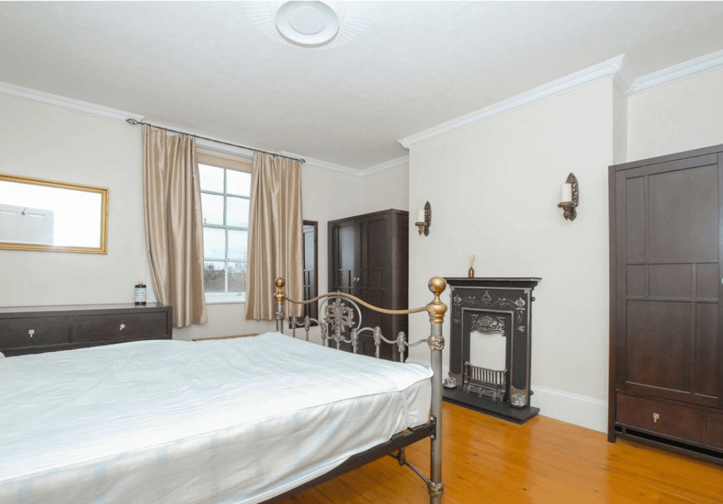 Property photo 3 of 8 Gallery