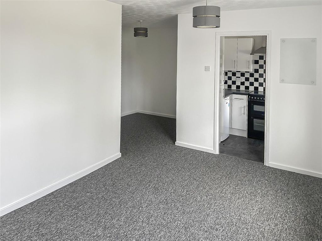 Property photo 2 of 10 7_61959.Jpg