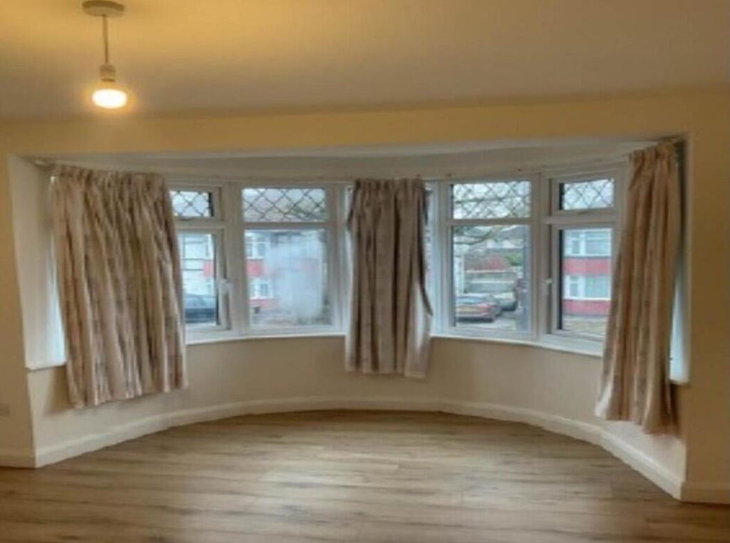 Property photo 2 of 10 Living Room