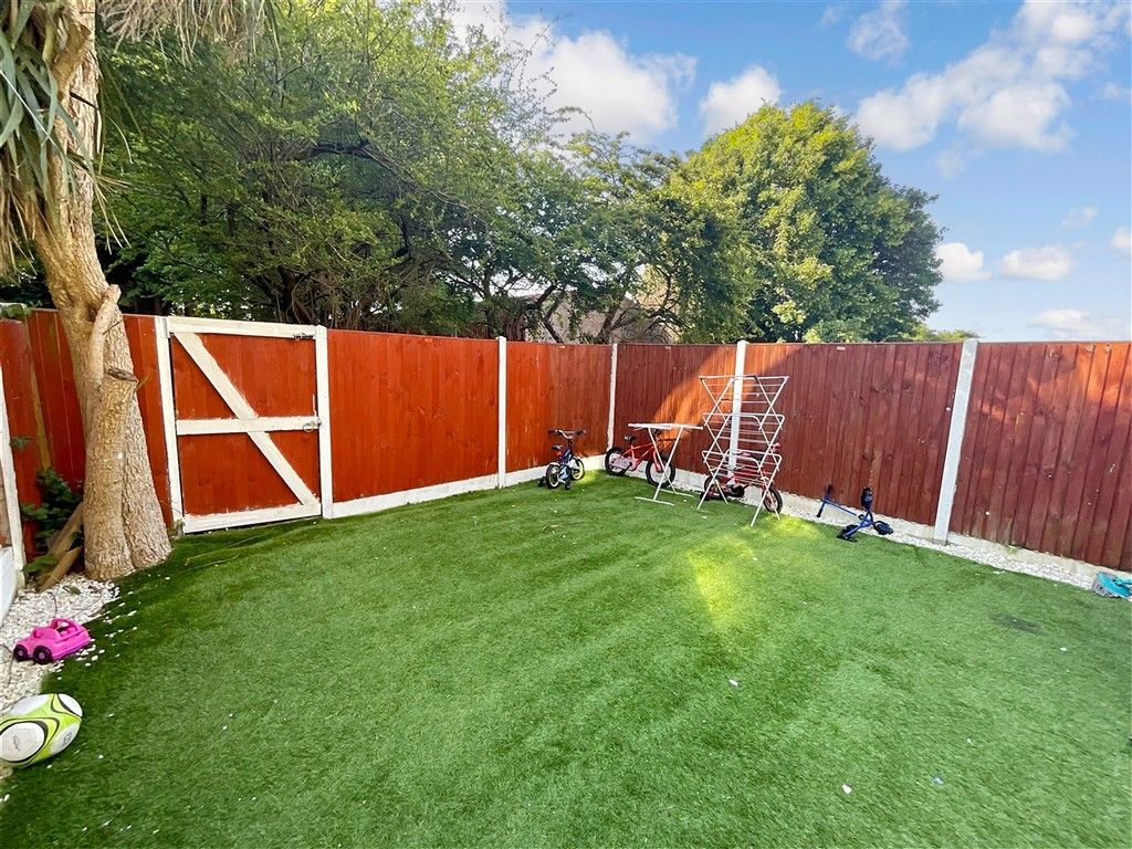 Property photo 2 of 4 Garden