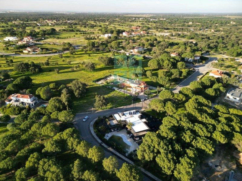 Property photo 2 of 93