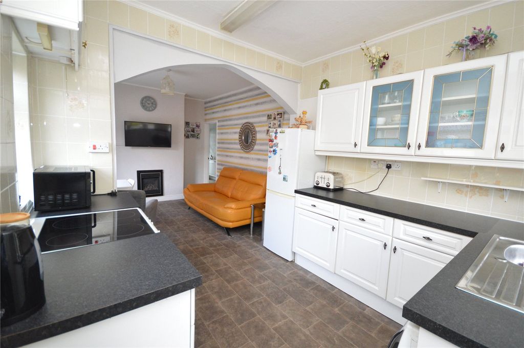 Property photo 3 of 16 Picture No. 12