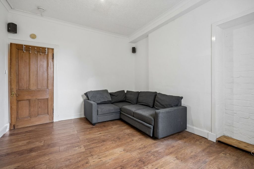 Property photo 3 of 10 Picture No. 02