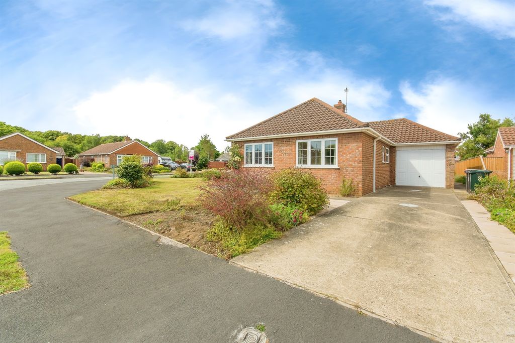 Property photo 1 of 16