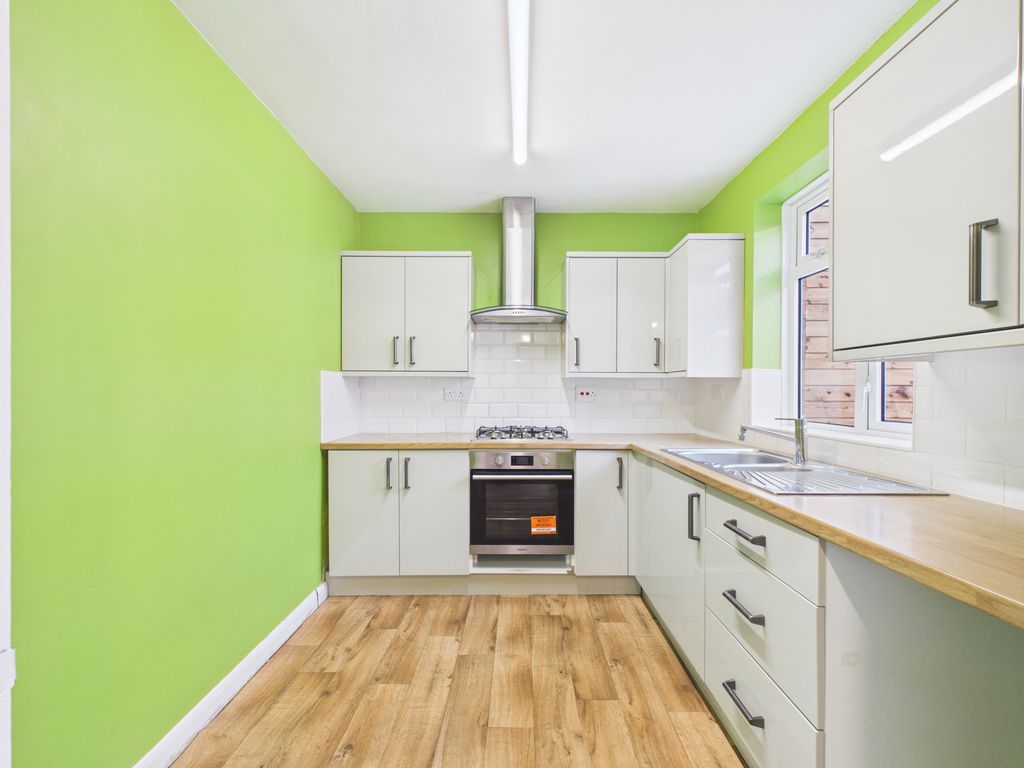 Property photo 2 of 17 Kitchen