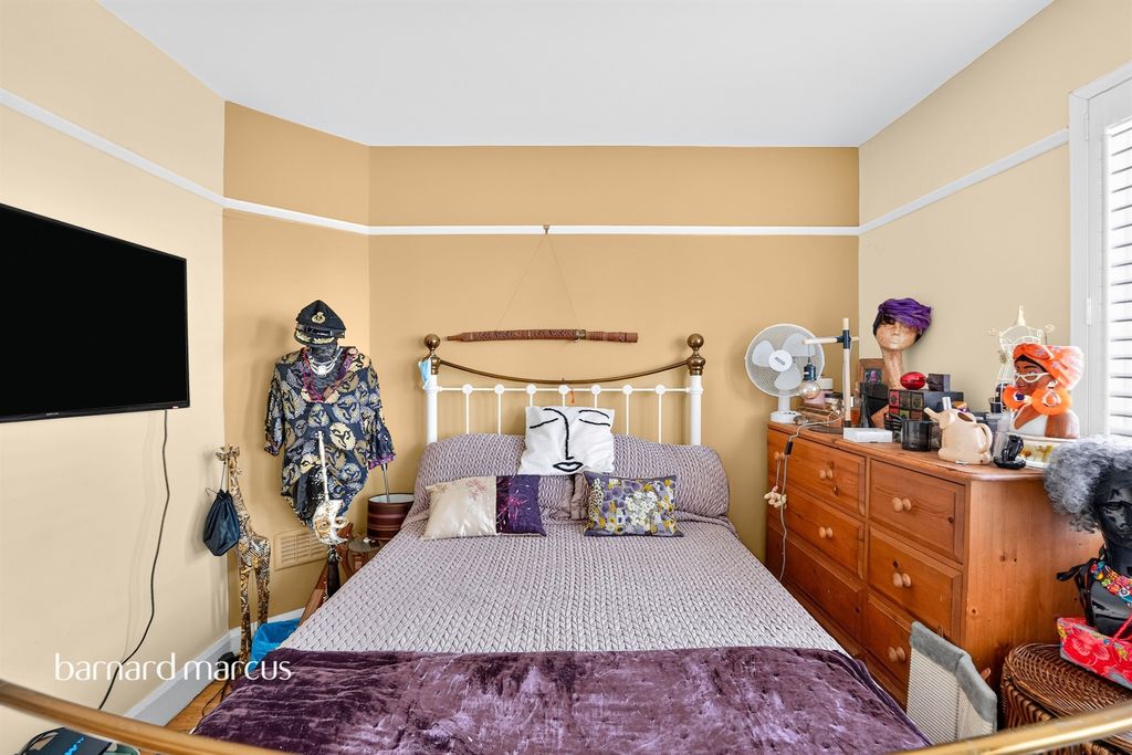 Property photo 3 of 20