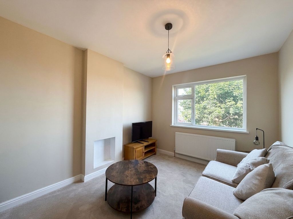 Property photo 3 of 10 Living Room