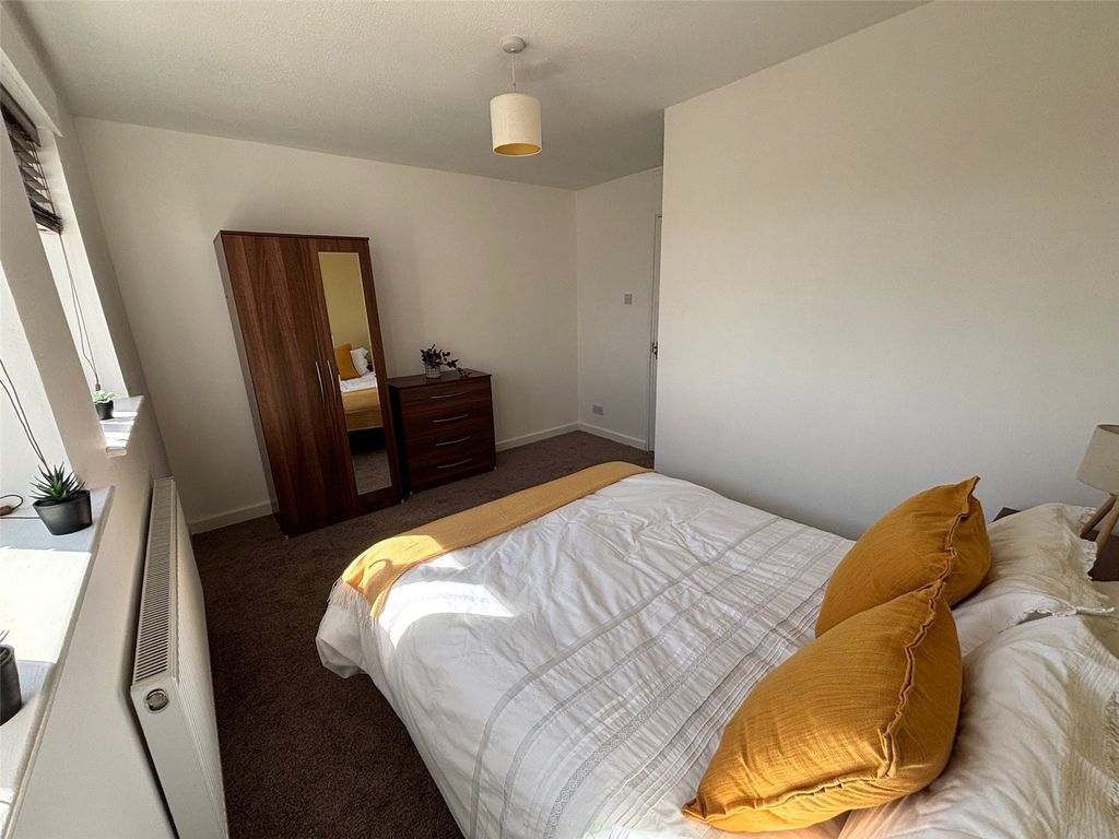 Property photo 2 of 10 Picture No. 28