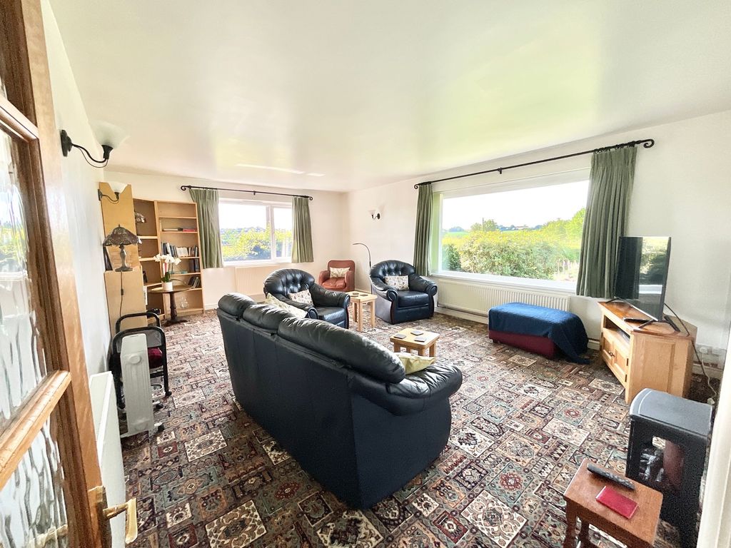 Property photo 3 of 40