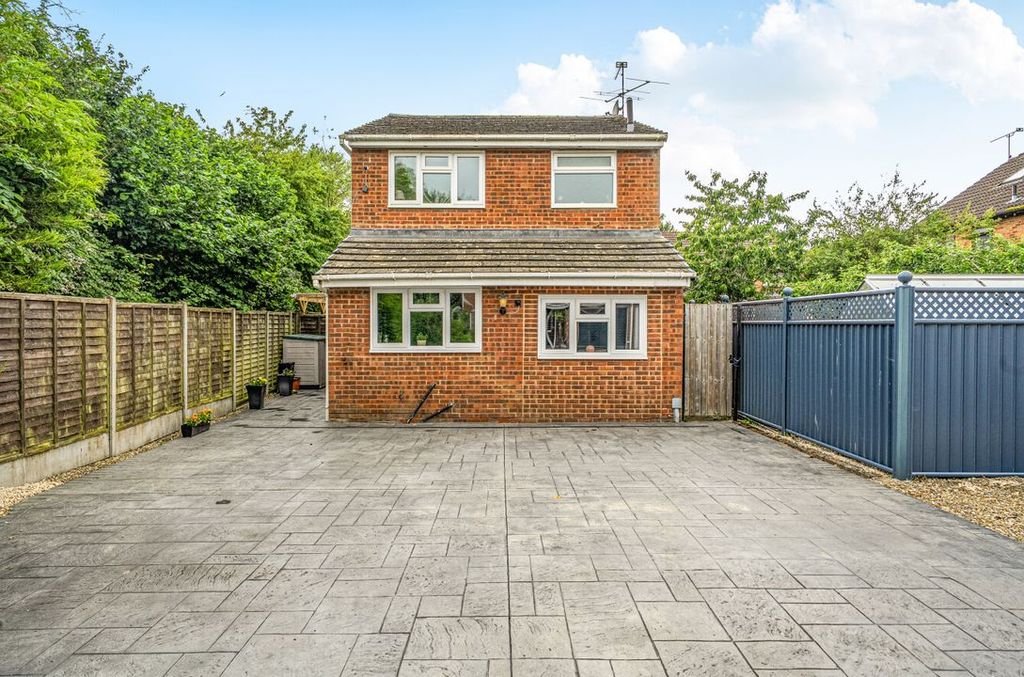 Property photo 1 of 11 147930116A32Ae3F191A6