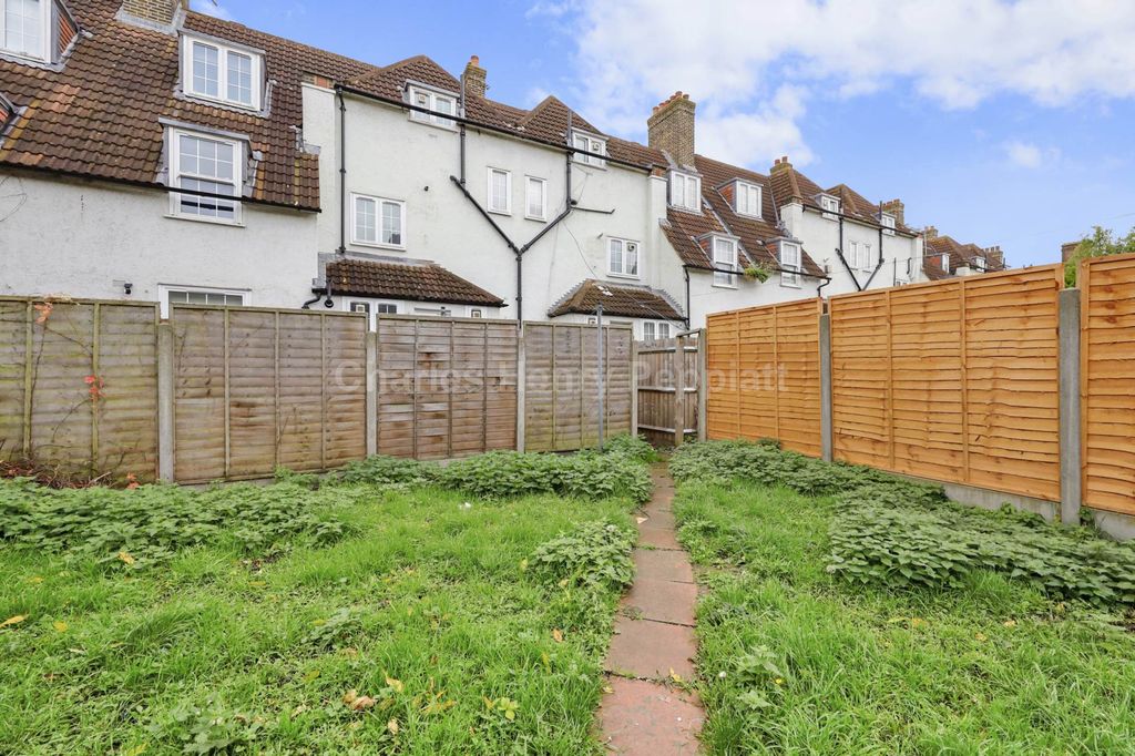 Property photo 3 of 12