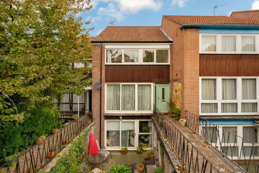 Property photo 1 of 5