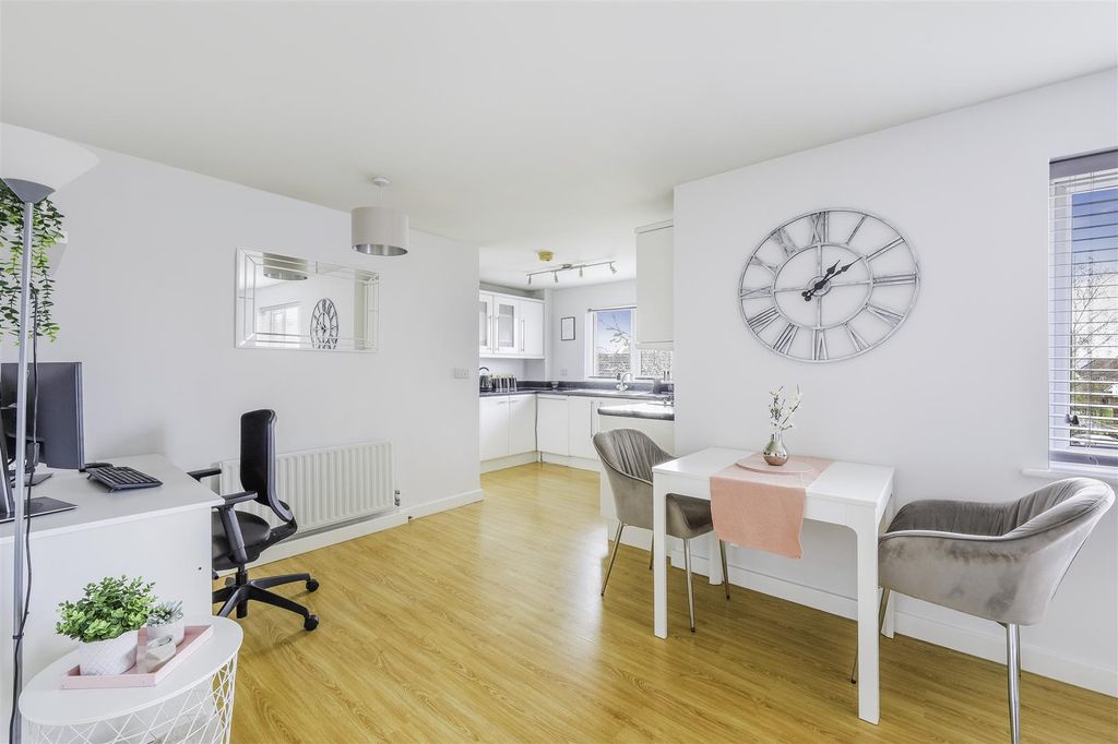 Property photo 1 of 12 Malmstone Avenue, 54, Flat 4 (11).Jpg