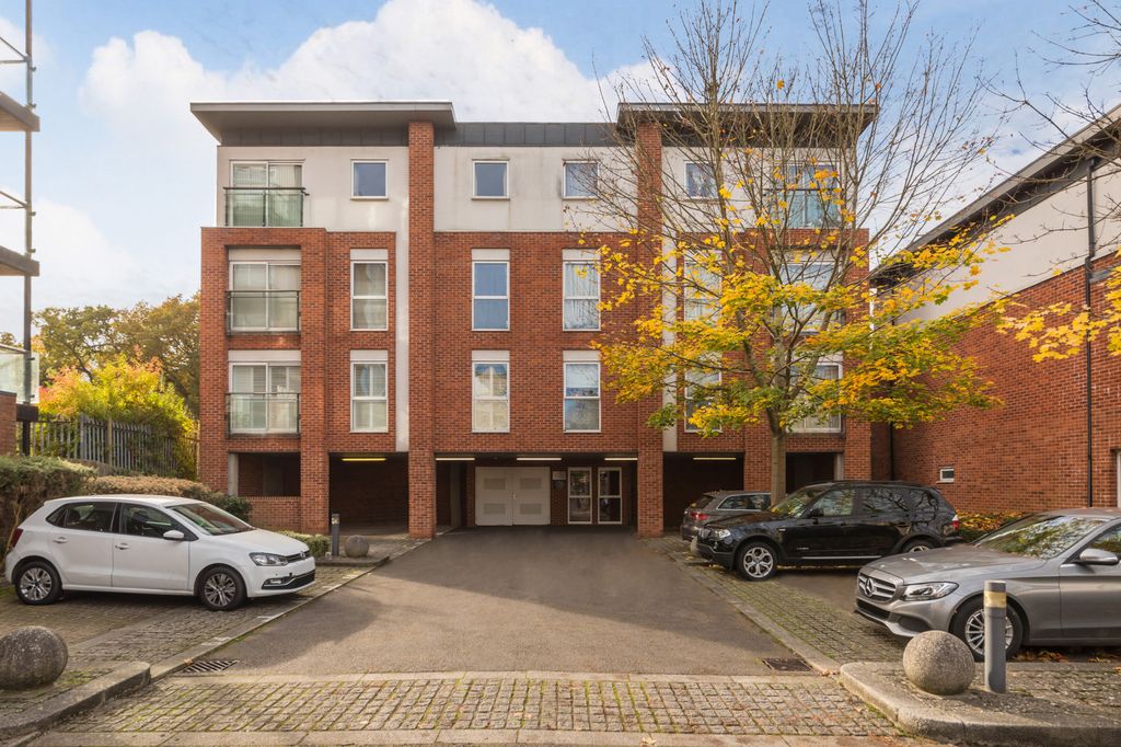 Property photo 1 of 10