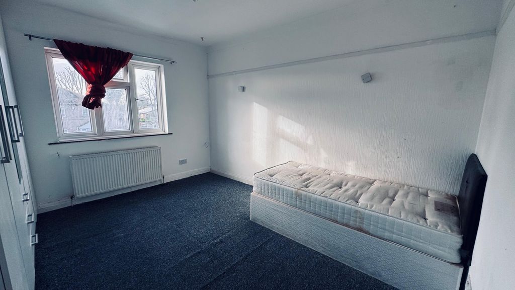 Property photo 2 of 5 Gallery