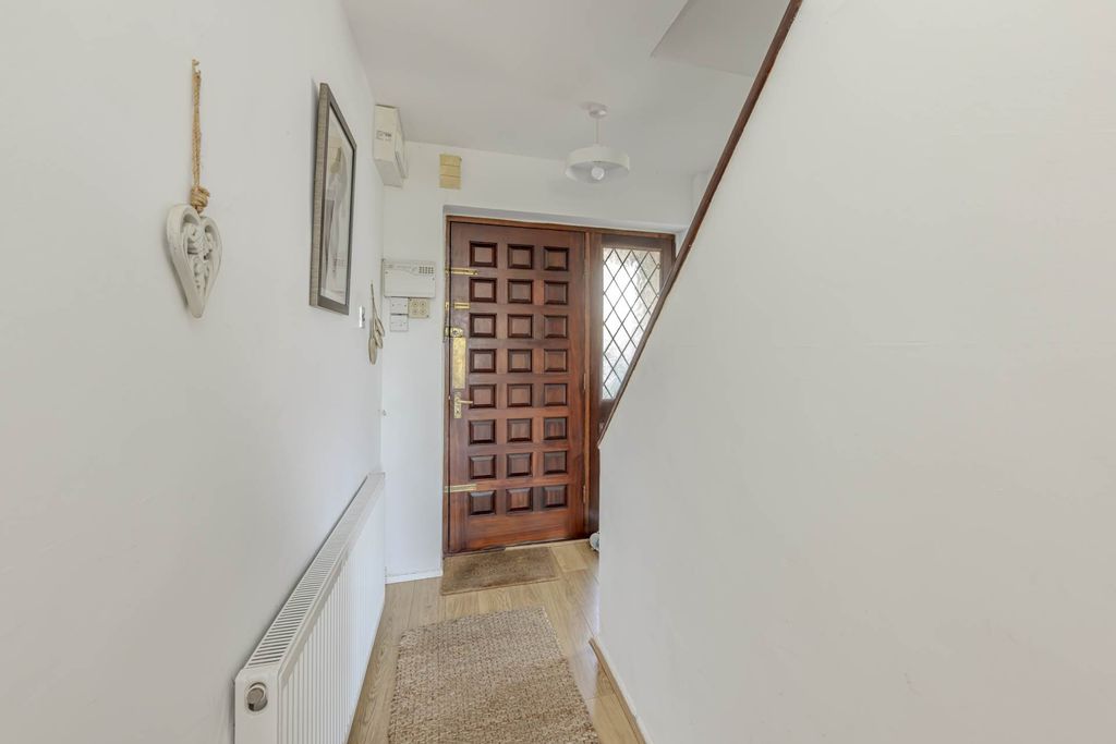 Property photo 2 of 24