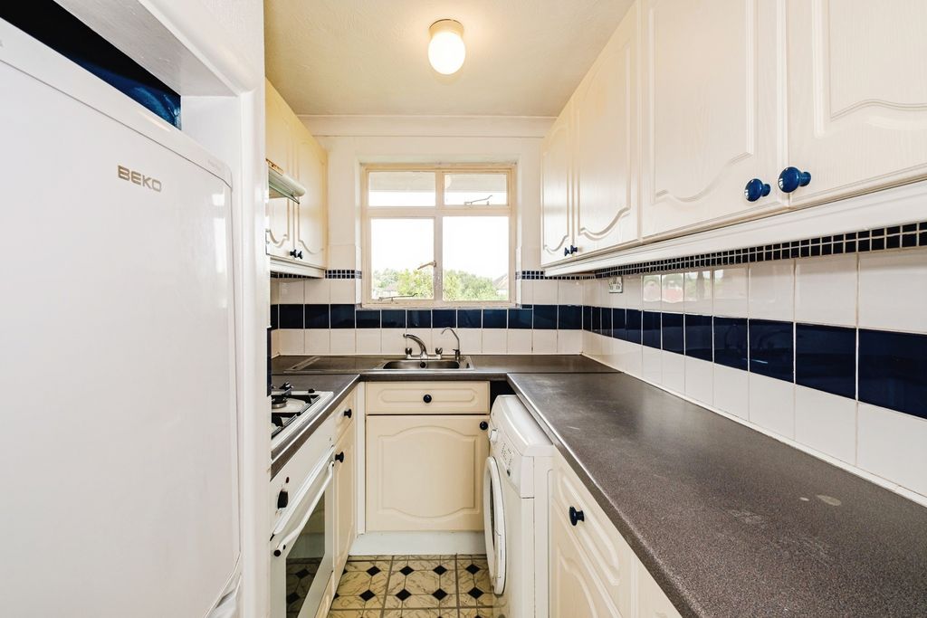 Property photo 3 of 11 Photo