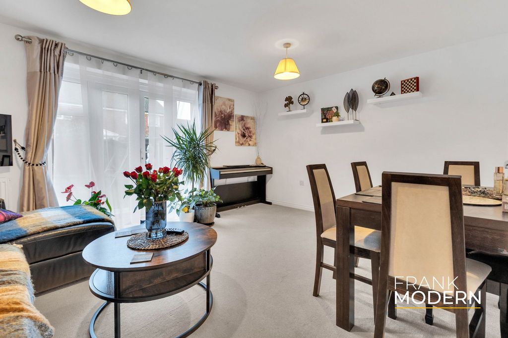 Property photo 3 of 39 Living Room