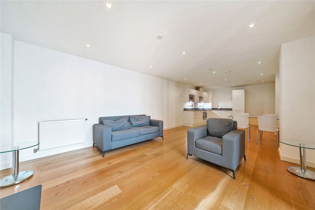 Property photo 3 of 19 Picture No. 23