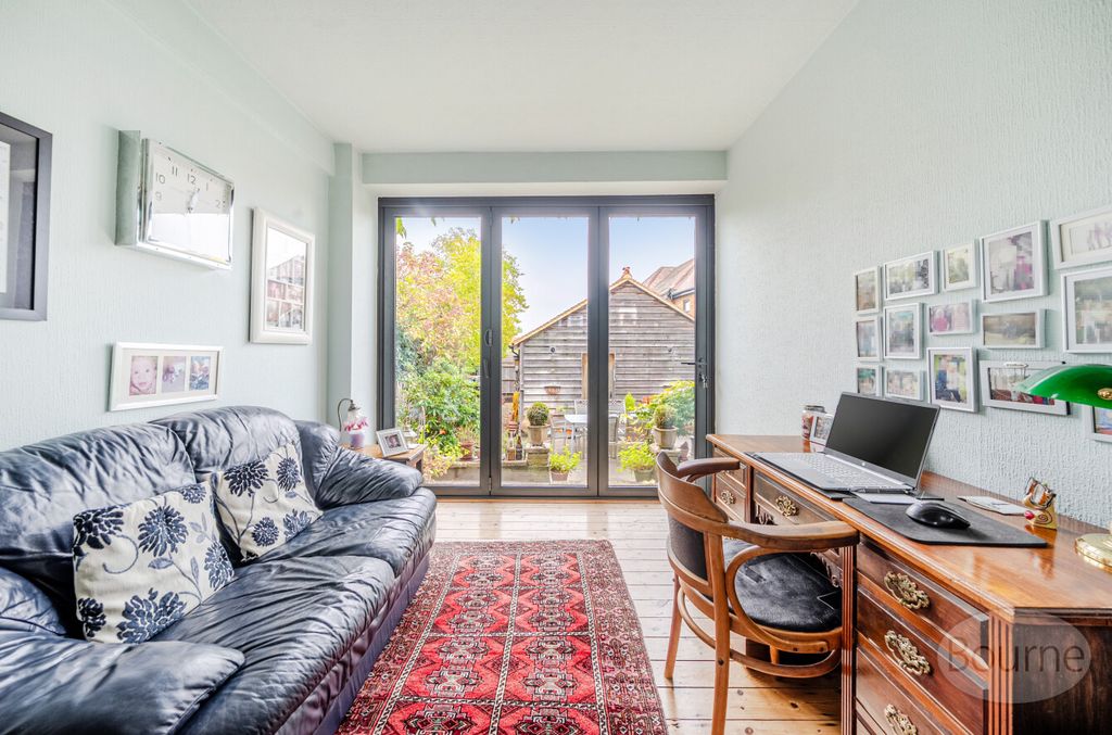 Property photo 3 of 21 12Fd46Bf-54E0-4A5...