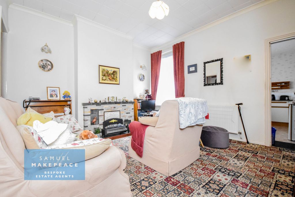 Property photo 3 of 11 Gallery