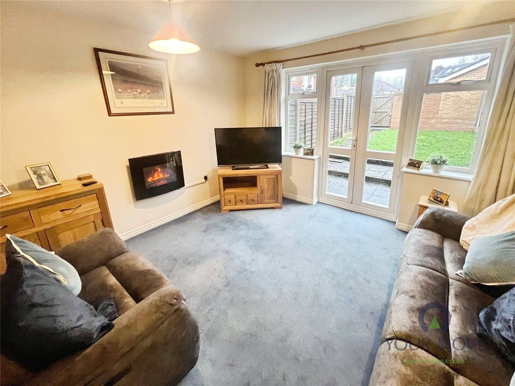 Property photo 3 of 9 Lounge