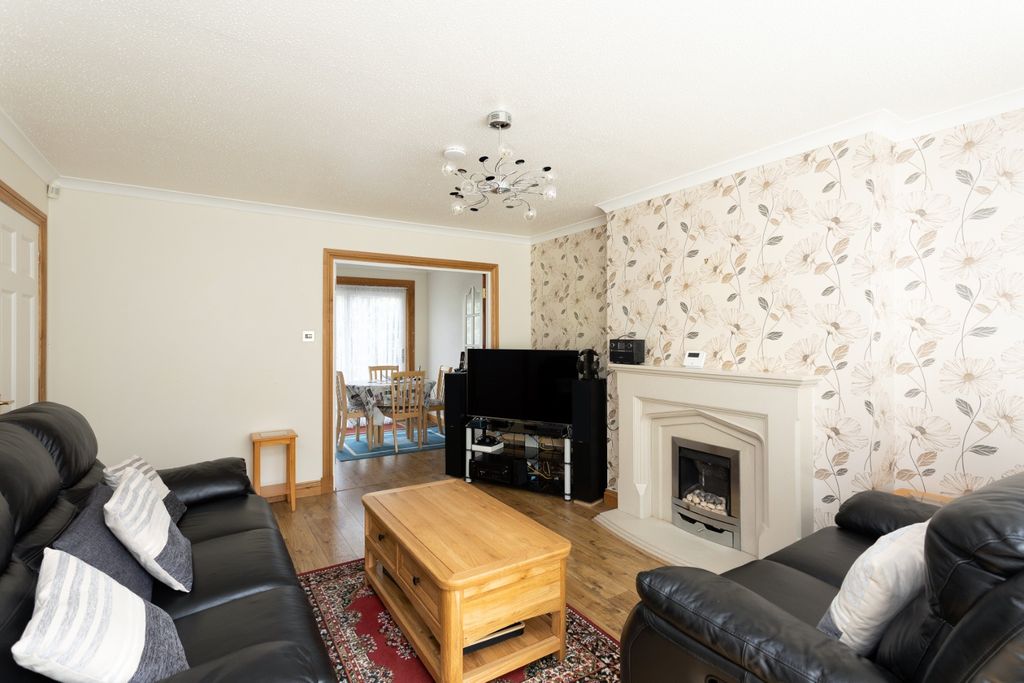Property photo 2 of 23