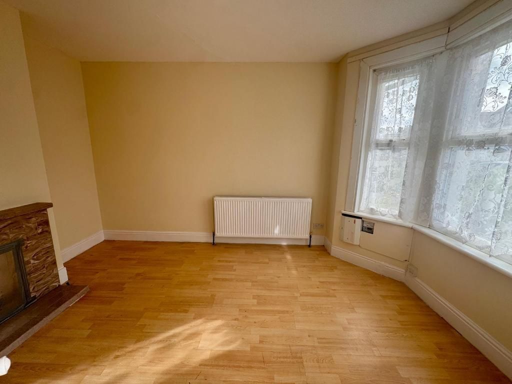 Property photo 3 of 9 Photo 3