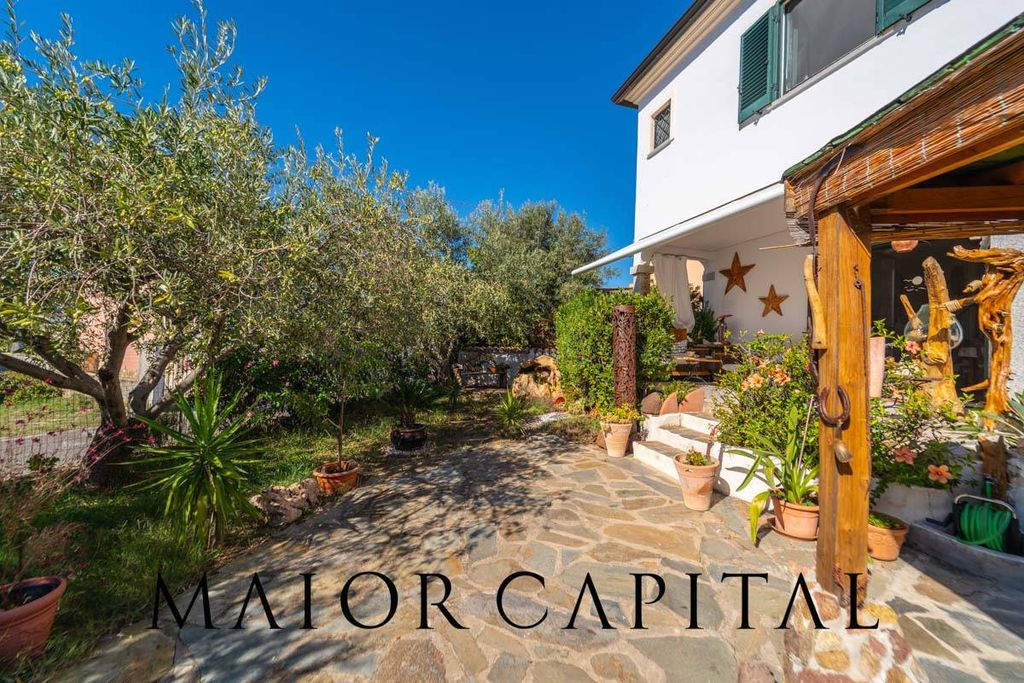 Property photo 2 of 31