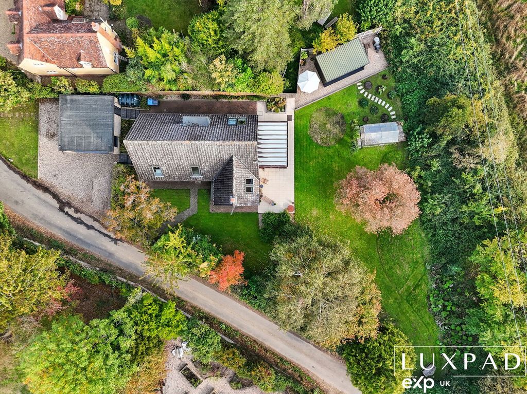 Property photo 2 of 37