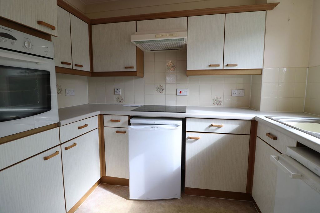 Property photo 3 of 8